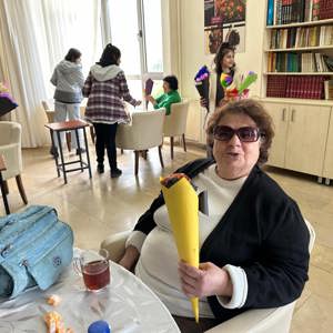 İl Müdürlüğümüze bağlı kuruluşumuz Etiler Huzurevi sakinlerimiz, Bakanlığımızın "Torunum Olur Musun?" projesi kapsamında Oya Kayacık Çocuk Evleri Sitesi çocuklarımız ile bir araya gelmiştir.  - fotoğraf 4