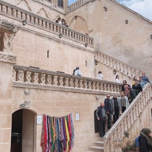 "İlimiz Hasankeyf İlçesi ve Mardin İlinin Midyat ilçesine geziye götürülerek tarihi ve turistik yerleri yakından görme fırsatı " - fotoğraf 2
