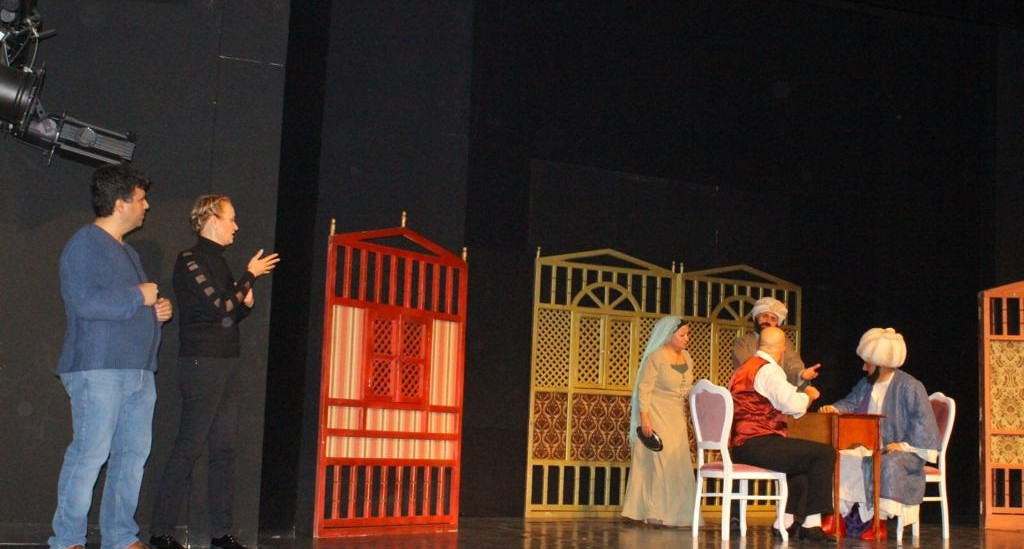 Ankara’da İşitme Engellilere İşaret Diliyle Tiyatro Gösterisi Sahnelendi!