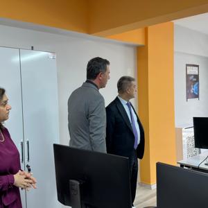 Daire Başkanımız Sayın Ahmet EVCİL ile İl Müdürümüz Emine BÖÇKÜN; Ayten Burhan Erdayı Çocuk Evleri Sitesi Müdürlüğümüz'e Ziyaret Gerçekleştirdi. - fotoğraf 2