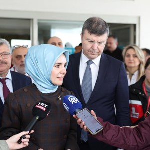 Bakanımız Göktaş, Maltepe Huzurevi'ndeki yangından etkilenenleri hastanede ziyaret etti - fotoğraf 4