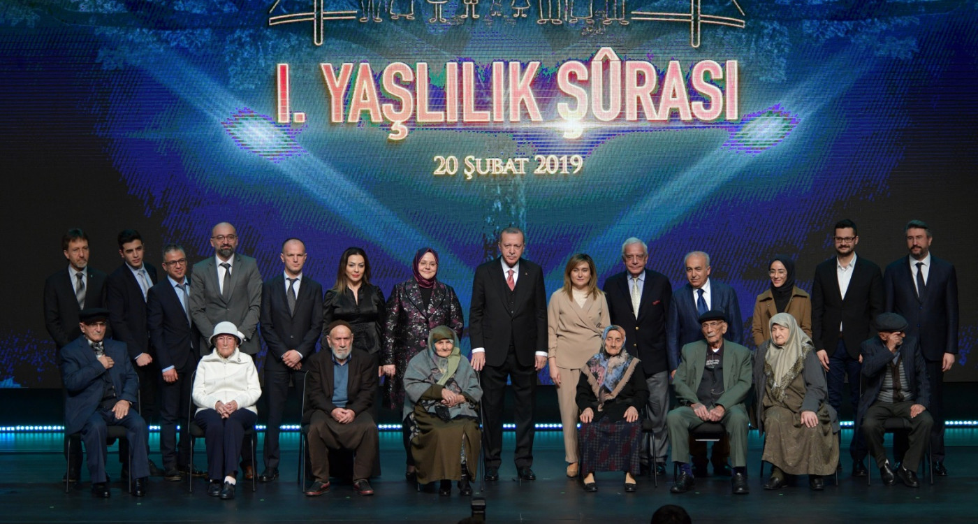 I.Yaşlılık Şurasında Devlet Ricali ile Asırlık Çınarların Tarihi Buluşması Yaşandı