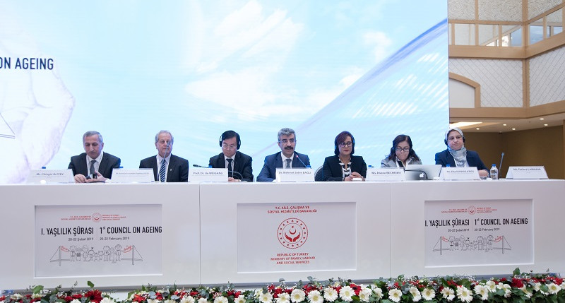 I. Yaşlılık Şurası’nda Ortaya Çıkan Gerçek “Dünyanın En Geniş Genel Sağlık Sigortasına Sahibiz”