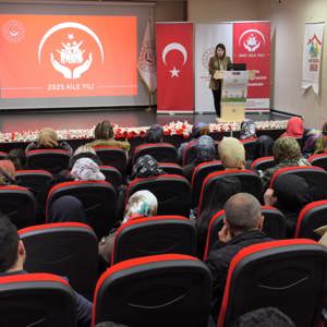 Ailede Şiddetsiz Otorite ve Zararlı Alışkanlıklarla ve Koruyucu Aile Farkındalığı - fotoğraf 1
