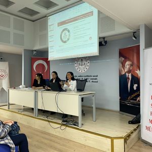 Muhtarlara "Kadına Yönelik Şiddetle Mücadele" ve Erken Yaşta Evlilikle Mücadele" Semineri Düzenlendi. - fotoğraf 2