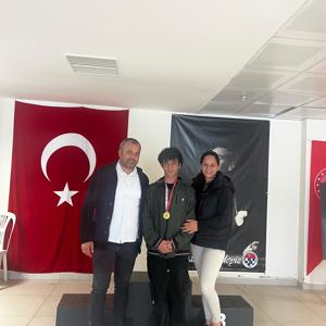 ADANALI HÜSEYİN KAAN TÜMER, SATRANÇTA BÖLGE ŞAMPİYONU OLDU: TÜRKİYE FİNALLERİNE KATILACAK - fotoğraf 3