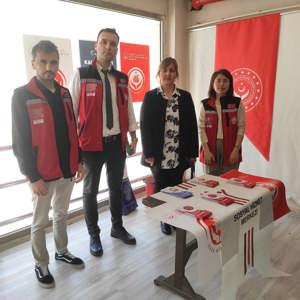 Sosyal Hizmet Merkezi Hizmetlerinin  Tanıtımı ve Kadına Yönelik Şiddetle Mücadele Konusunda Broşürlerin Dağıtımı Gerçekleştirildi. - fotoğraf 2