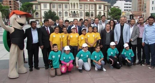 Geleneksel çocuk oyunları yaygınlaşıyor