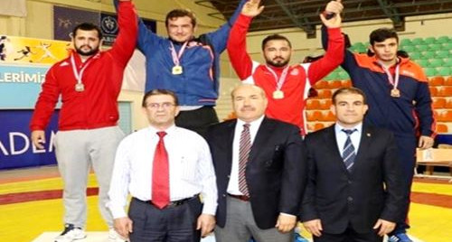 Fatih Başköy'den güreşte altın madalya