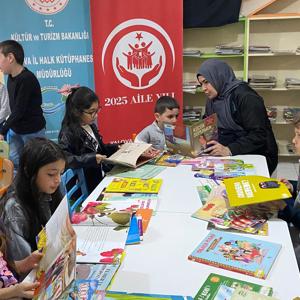 ''Kütüphanelerde Ailemle Okuyorum”  Etkinliği Düzenlendi - fotoğraf 4