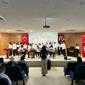 Sosyal Hizmet Merkezlerimiz Tarafından İlçelerimizdeki Kahraman Gazilerimiz ve Kıymetli Şehit Yakınlarımız Yarınımızın Teminatı Çocuklarımız ve Gençlerimizle Buluşmaya Devam Ediyor. - fotoğraf 1
