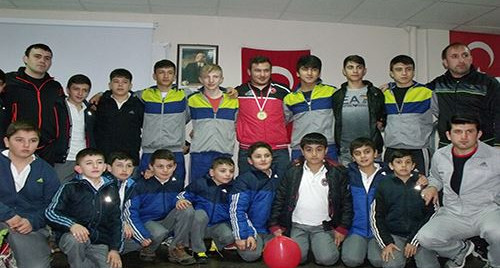 Milli Güreşçimiz Fatih Başköy için kutlama