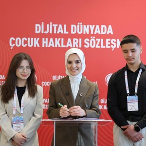 Aile ve Sosyal Hizmetler Bakanımız Göktaş, "Dijital Dünyada Çocuk Hakları Sözleşmesi"ne ilk imzayı attı - fotoğraf 3