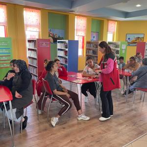 2025 Aile Yılında Kütüphanelerde Ailemle Okuyorum Etkinliği Düzenlendi. - fotoğraf 2