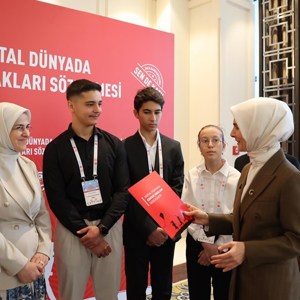 Aile ve Sosyal Hizmetler Bakanımız Göktaş, "Dijital Dünyada Çocuk Hakları Sözleşmesi"ne ilk imzayı attı - fotoğraf 4