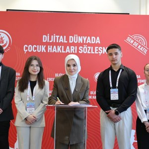 Aile ve Sosyal Hizmetler Bakanımız Göktaş, "Dijital Dünyada Çocuk Hakları Sözleşmesi"ne ilk imzayı attı - fotoğraf 5