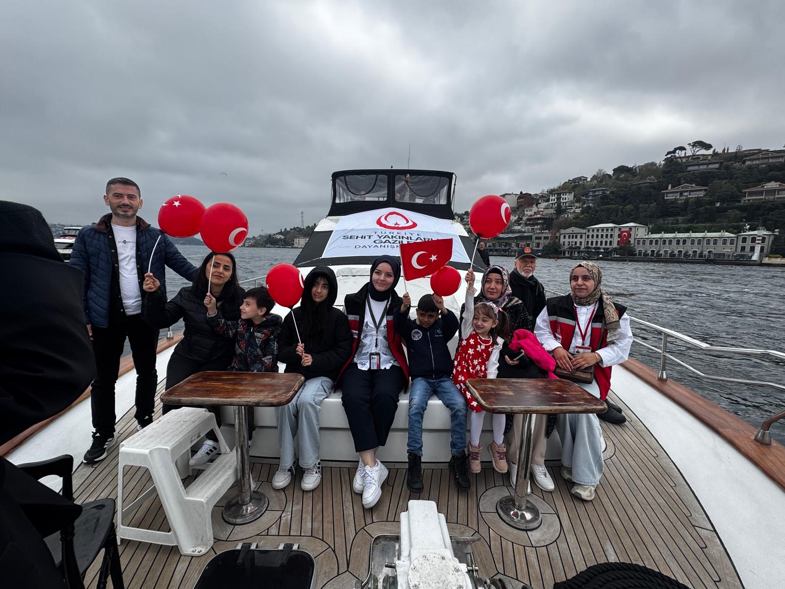 23 Nisan Ulusal Egemenlik ve Çocuk Bayramı etkinlikleri çerçevesinde ilimizdeki şehitlerimizin ve gazilerimiz çocuklarıyla İstanbul Boğazı gezisinde bir araya geldik. 