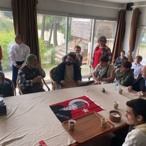 23 Nisan Ulusal Egemenlik ve Çocuk Bayramı münasebetiyle huzurevlerimizdeki çınarlarımız ile çocuk evlerimizde hizmet alan çocuklarımız bayram coşkusunu beraber yaşadılar.  - fotoğraf 1