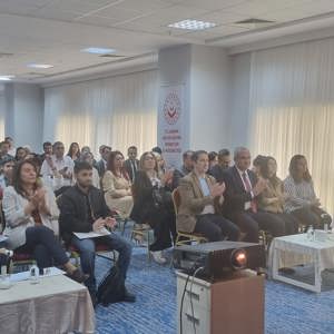 AİLENİN KORUNMASI VE GÜÇLENDİRİLMESİ İL EYLEM PLANI ÇALIŞTAYI DÜZENLENDİ  - fotoğraf 6
