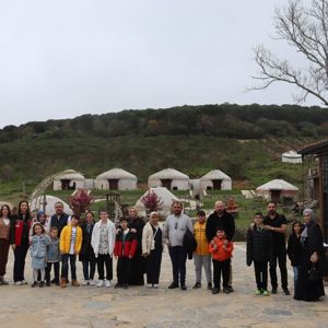 2025 Aile Yılı kapsamında; 23 Nisan Ulusal Egemenlik ve Çocuk Bayramında şehit yakını ve gazilerimizin çocukları ile birlikte Kuruluş Osman Platosunu ziyaret gerçekleştirilmiştir. - fotoğraf 3