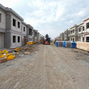 Bakanımız Sn. Mahinur Özdemir Göktaş, Valimiz Sn. Davut GÜL ve İl Müdürümüz Sn. Ömer TURAN Bahçelievler Şeyh Zayed Çocuk Evleri Sitesi inşaat alanında çalışmalarla ilgili bilgi aldılar. - fotoğraf 3