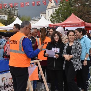 2025 Aile Yılı etkinlikleri kapsamında aile temalı oryantiring yarışması düzenlendi. - fotoğraf 1