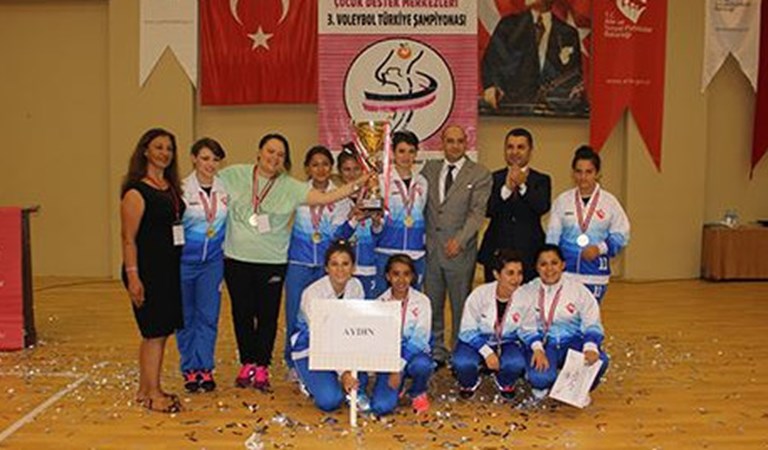 Çocuk Destek Merkezleri 3'üncü Voleybol Türkiye Şampiyonası sona erdi