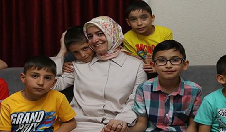 Aile ve Sosyal Politikalar Bakanı Fatma Betül Sayan Kaya, Ankara’da bulunan Çocuk Evlerini ziyaret etti