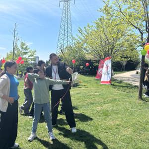 2025 Aile Yılı kapsamında "Ailemiz Neşemiz, Hayallerimiz ve Umudumuz" temasıyla Şehit Yakını ve Gazi Ailelerimizle aile şenliği düzenlenmiş olup, keyifli vakit geçirmeleri sağlanmıştır. - fotoğraf 1