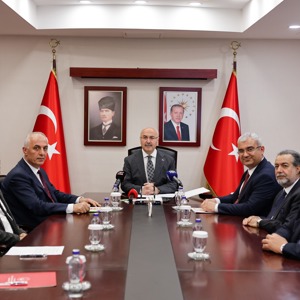 ADANA VALİLİĞİ HİMAYELERİNDE, 2025 AİLE YILINDA YENİ EVLENECEK ÇİFTLERE ESNAFTAN %15 İNDİRİM DESTEĞİ - fotoğraf 1