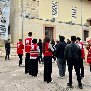 Kızılay Gönüllüsü Öğrencileri Çocuklarımızla Tarihi Mekanlara Ziyaret Gerçekleştirdiler - fotoğraf 3