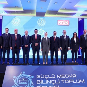 Bakanımız Mahinur Özdemir Göktaş, "Güçlü Medya, Bilinçli Toplum Zirvesi"nde konuştu - fotoğraf 5