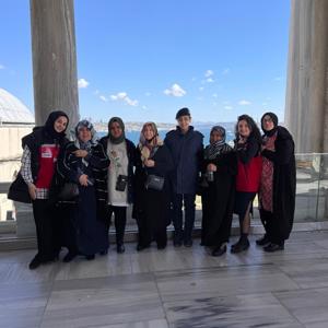 2025 'Aile Yılı' kapsamında "Ailemiz İnancımız, Ailemiz Geleneğimiz, Ailemiz Değerlerimiz" temasıyla Şehit Yakınlarımız ile Topkapı Sarayını ziyaret ediyoruz. - fotoğraf 1