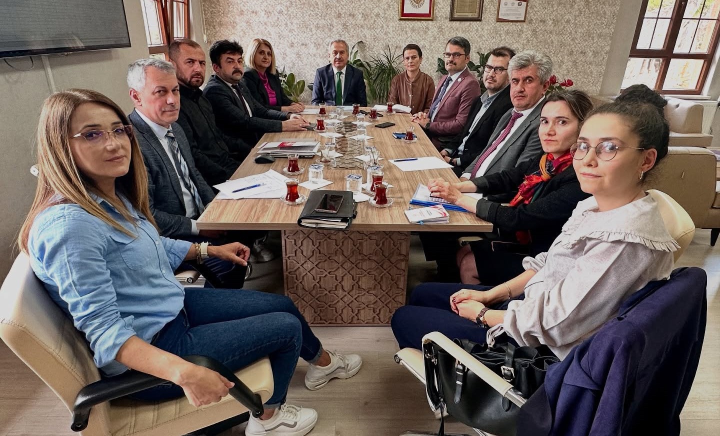 ‘ÇINARLARIN GÖLGESİNDE’ Projesi Kapsamında Değerlendirme Toplantısı