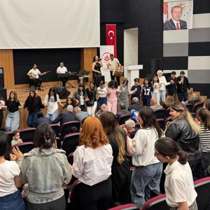 2025 Aile Yılı Kapsamında Halka Açık Olan  Aylin Demir konserini gerçekleştirdik.. - fotoğraf 8