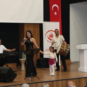 2025 Aile Yılı Kapsamında Halka Açık Olan  Aylin Demir konserini gerçekleştirdik.. - fotoğraf 16