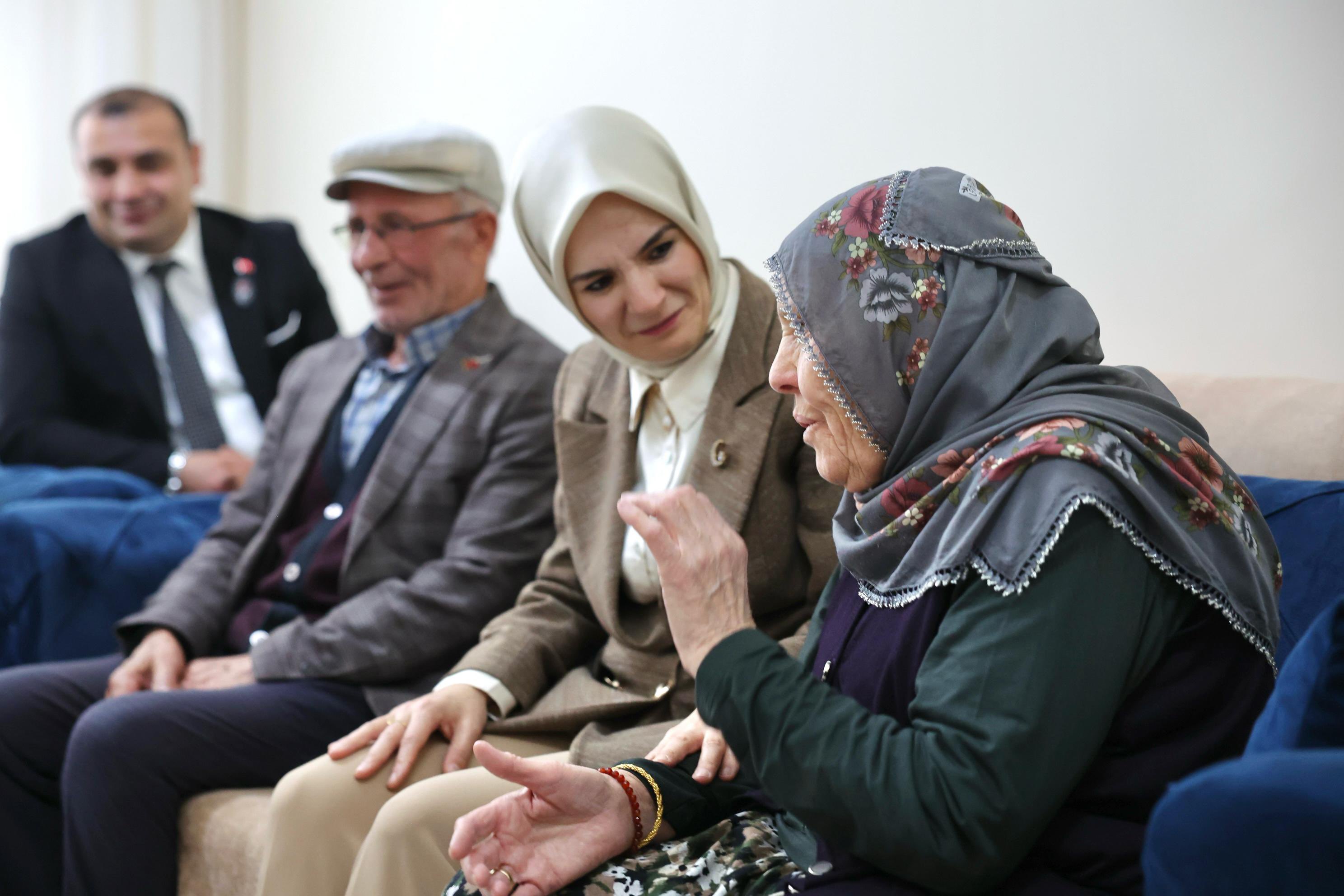 Bakanımız Sayın Mahinur Özdemir Göktaş’tan Aziz Şehitlerimizin Kıymetli Ailelerine Anlamlı Ziyaret.