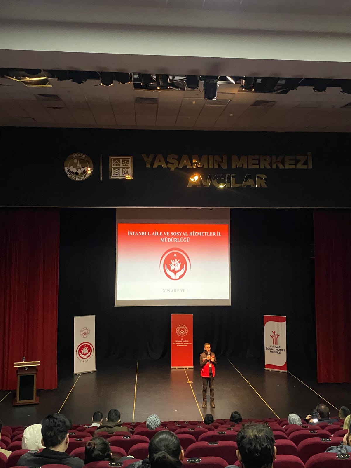 2025 Aile Yılı kapsamında 'Evlenecek Gençlerin Desteklenmesi Projesi' ile Evlilik Kredisi onaylanan çiftlerimize 'Evlilik Öncesi Eğitim Programı' kapsamında eğitimler vermeye devam ediyoruz.