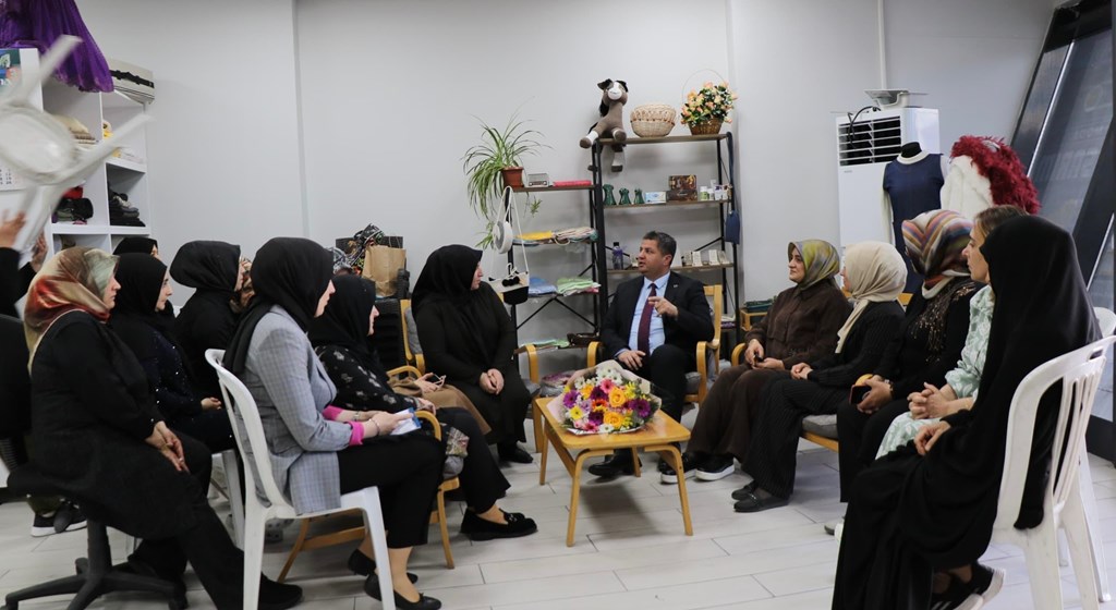 Bakanlığımız, Tarım ve Orman Bakanlığı ve Ticaret Bakanlığı İş Birliğiyle İlimizde Kurulan S.S. Hünerli Eller Kadın Girişimi Üretimi ve İşletme Kooperatifini İl Müdürümüz Sayın Serdar Demirci Ziyaret Etti.