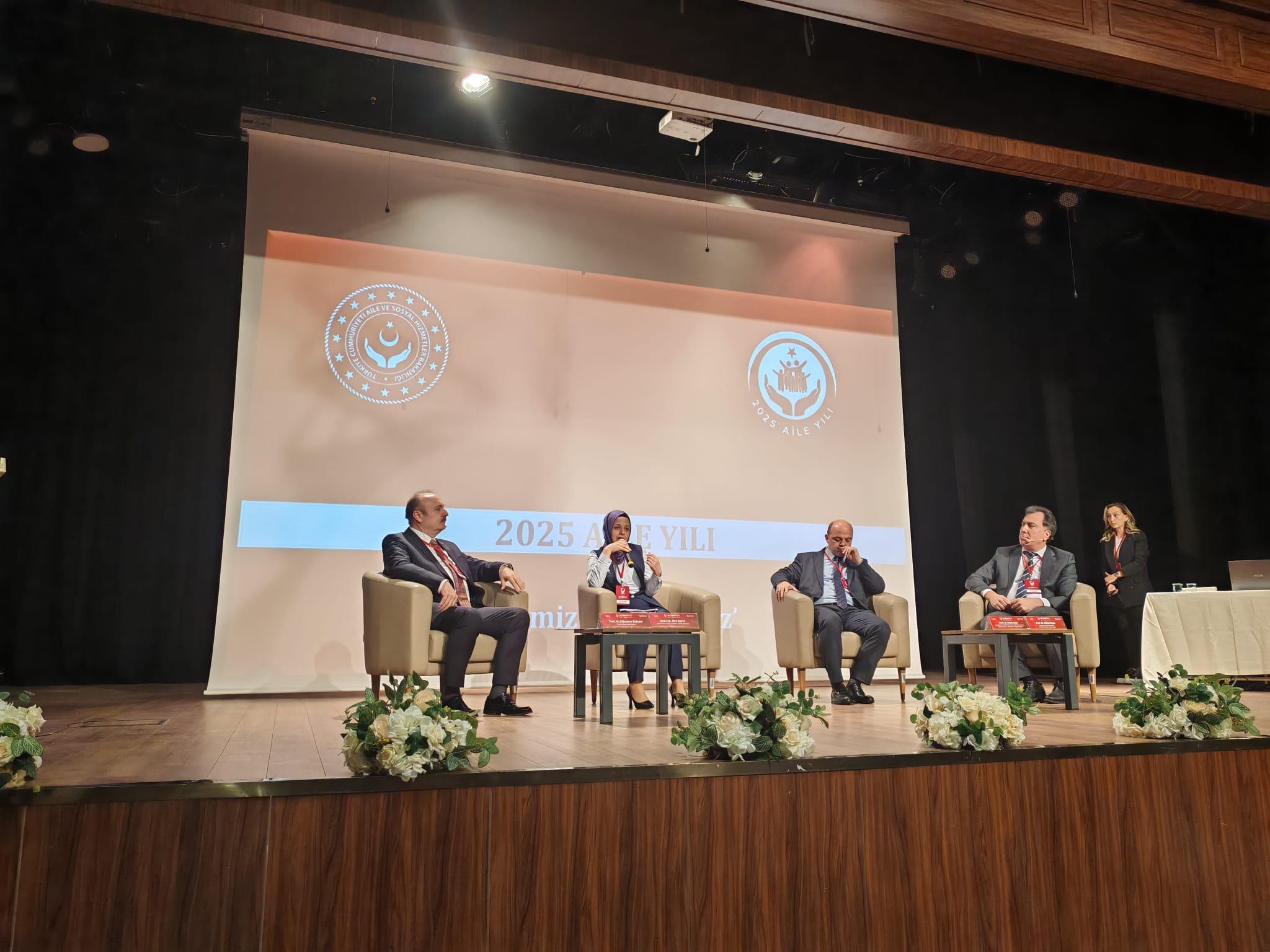 Aile Zirvesine katılım sağlayıp, Aile Yılı, Ailenin Korunması ve Güçlendirilmesi Vizyon Belgesi ve İl Eylem Planımız hakkında bilgilendirmede bulunduk.