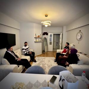 Evlenecek Gençlerin Desteklenmesi Projesi kapsamında; İl Müdürümüz Sn. Ömer TURAN, evlilik kredisinden faydalanan Cihat Süer ve Aynur Süer çiftimize ziyaret gerçekleştirmiştir.  - fotoğraf 2