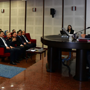 Kadına yönelik şiddetle mücadele ilk koordinasyon izleme ve değerlendirme komisyon toplantısı Sayın Valimiz Aziz Yıldırım Başkanlığında toplandı. - fotoğraf 4