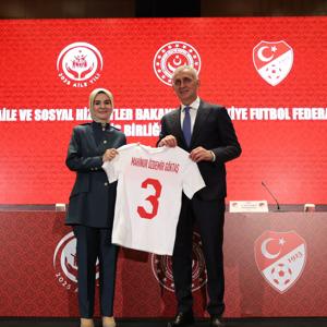 Aile ve Sosyal Hizmetler Bakanlığı ile TFF arasında iş birliği protokolü imzalandı - fotoğraf 5