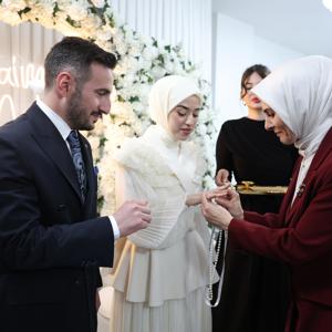 Aile ve Sosyal Hizmetler Bakanımız Göktaş, İstanbul'da kendisini sosyal medyadan davet eden gence kız istedi - fotoğraf 1