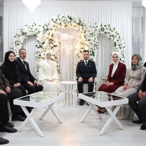 Aile ve Sosyal Hizmetler Bakanımız Göktaş, İstanbul'da kendisini sosyal medyadan davet eden gence kız istedi - fotoğraf 2