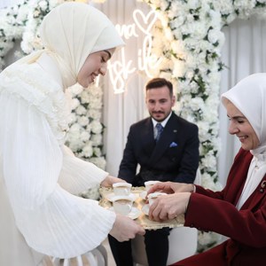 Aile ve Sosyal Hizmetler Bakanımız Göktaş, İstanbul'da kendisini sosyal medyadan davet eden gence kız istedi - fotoğraf 3