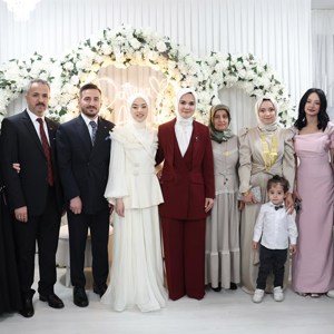 Aile ve Sosyal Hizmetler Bakanımız Göktaş, İstanbul'da kendisini sosyal medyadan davet eden gence kız istedi - fotoğraf 9