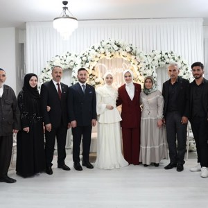 Aile ve Sosyal Hizmetler Bakanımız Göktaş, İstanbul'da kendisini sosyal medyadan davet eden gence kız istedi - fotoğraf 11