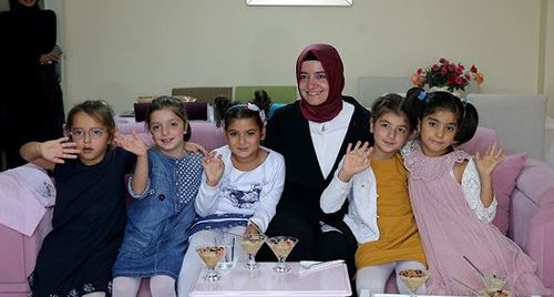 ''Tüm Türkiye'ye seslenmek istiyorum, evlerinizi, gönüllerinizi yavrularımıza açın, koruyucu aile olun''