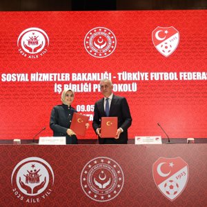 Aile ve Sosyal Hizmetler Bakanlığımız, Aile Yılı kapsamında Türkiye Futbol Federasyonu ile anlamlı bir iş birliğine imza attı. İmza törenine Bakanımız Sn. Mahinur ÖZDEMİR GÖKTAŞ katıldı. - fotoğraf 1